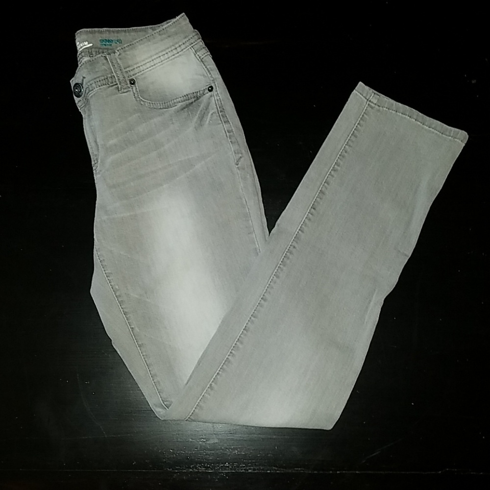 INC Grey. SkinnyJeans. Curvy FIT